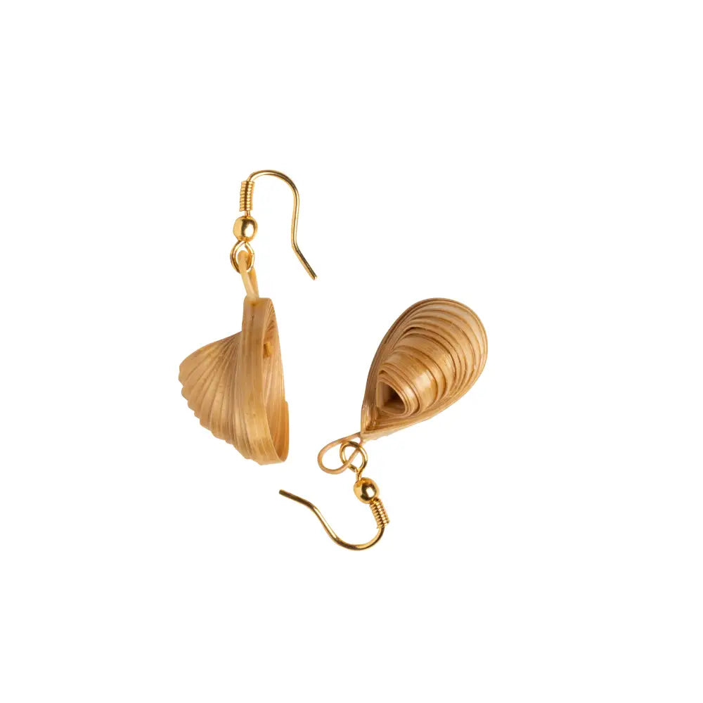 Single Shell earrings Bamboo India - Main Image